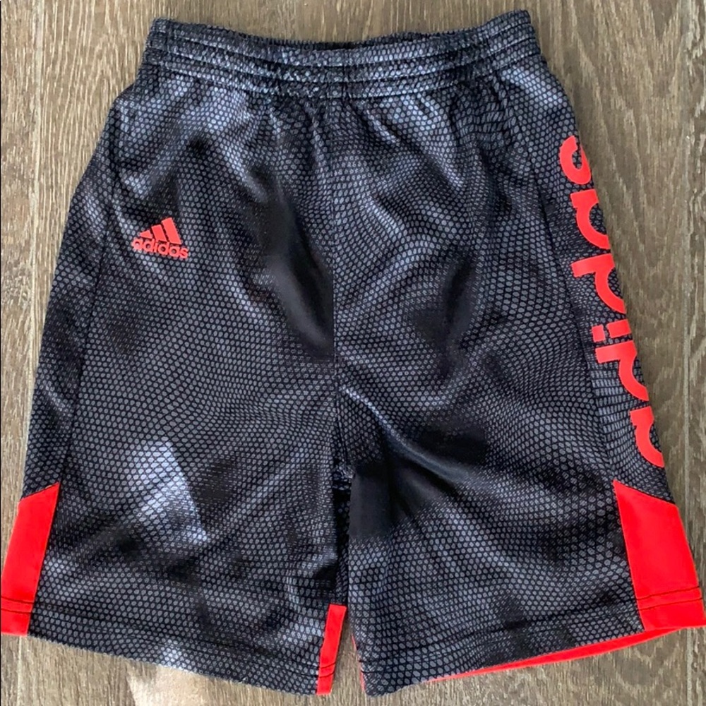 Boys adidas shorts sz 5